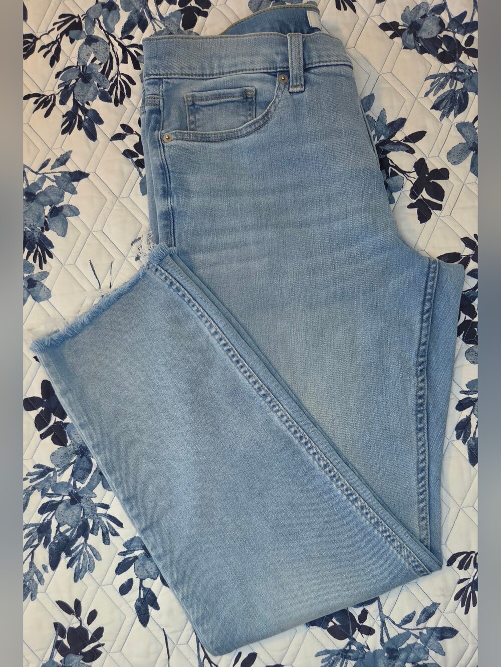 Banana Republic Mid-Rise Slim Light Wash Raw Hem Jeans Size 31/12